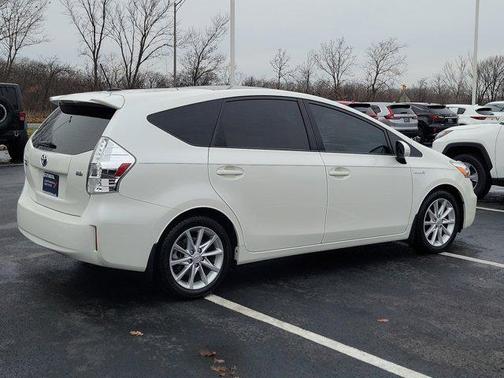 2013 Toyota Prius v Five