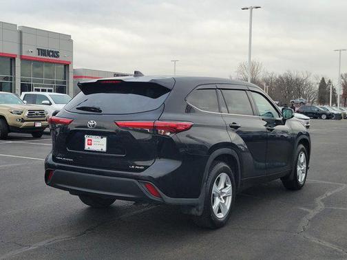 2020 Toyota Highlander LE