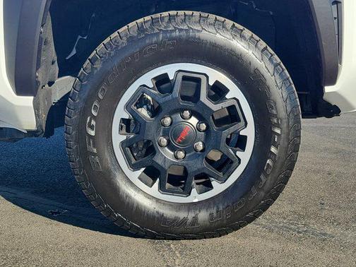 2025 Toyota Tacoma TRD Off Road