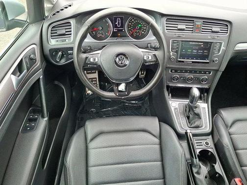 2017 Volkswagen Golf Alltrack TSI SE