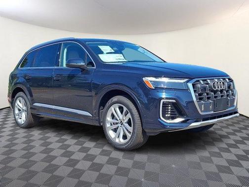 2025 Audi Q7 55 Premium Plus