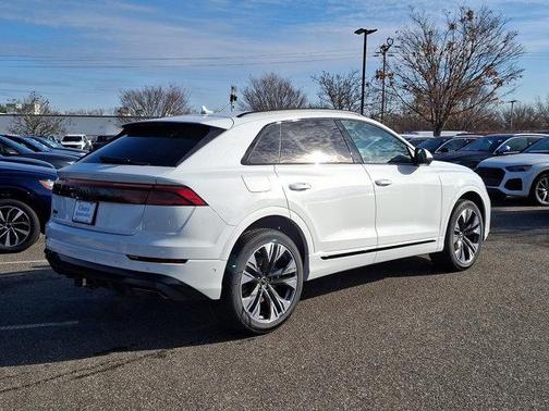 2025 Audi Q8 55 Premium Plus