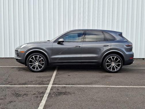 Quartzite Grey Metallic 2023 Porsche Cayenne Cayenne