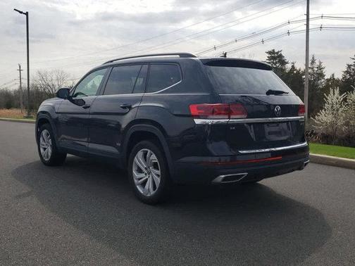 2022 Volkswagen Atlas 2.0T SE w/Technology 4MOTION