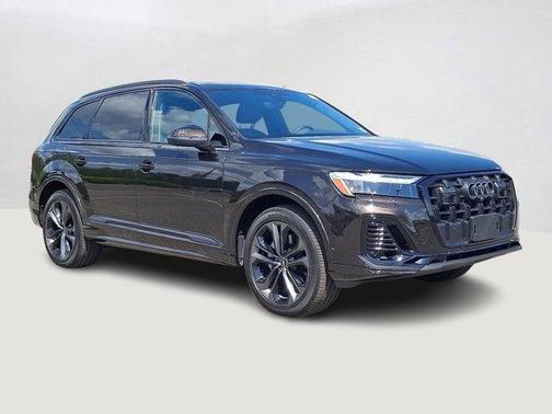 2025 Audi Q7 55 Premium Plus