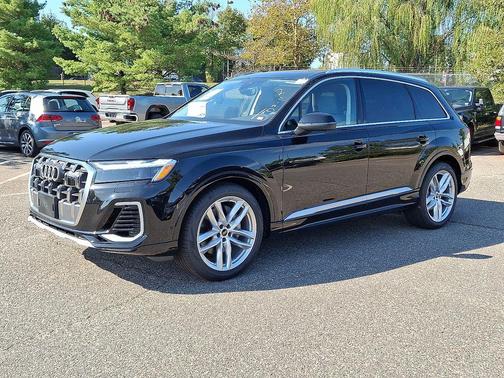Mythos Black Metallic 2025 Audi Q7 55 Premium Plus