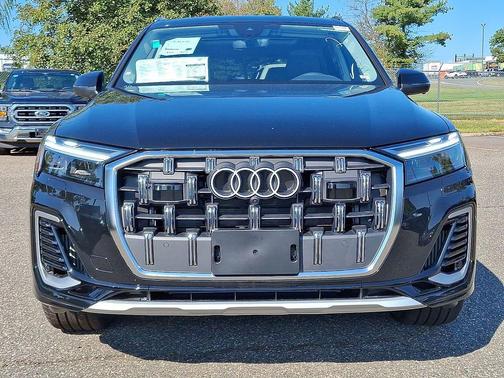 Mythos Black Metallic 2025 Audi Q7 55 Premium Plus