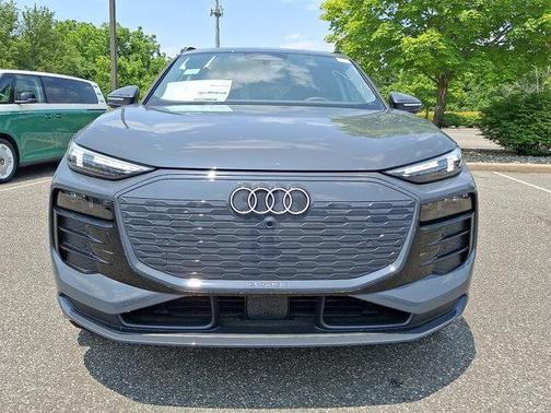 2025 Audi Q6 e-tron Premium Plus quattro