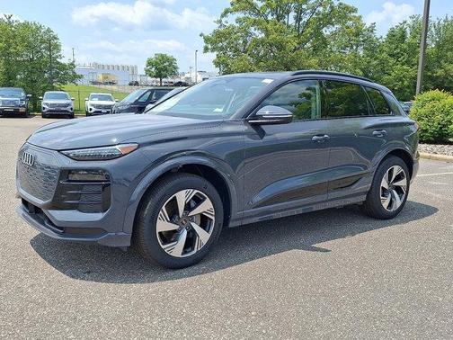 2025 Audi Q6 e-tron Premium Plus quattro