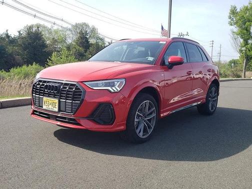 2025 Audi Q3 Premium 45 TFSI S line quattro Tiptronic
