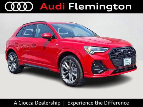 2025 Audi Q3 Premium 45 TFSI S line quattro Tiptronic