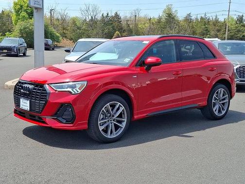 2025 Audi Q3 Premium 45 TFSI S line quattro Tiptronic