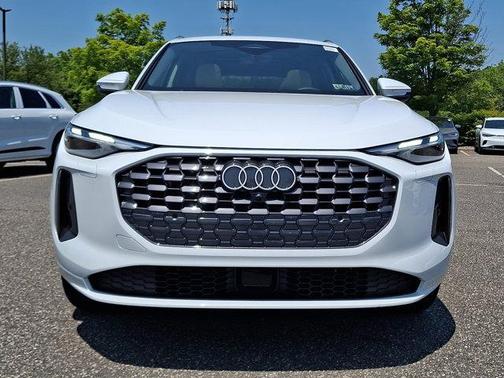 2025 Audi Q5 Premium