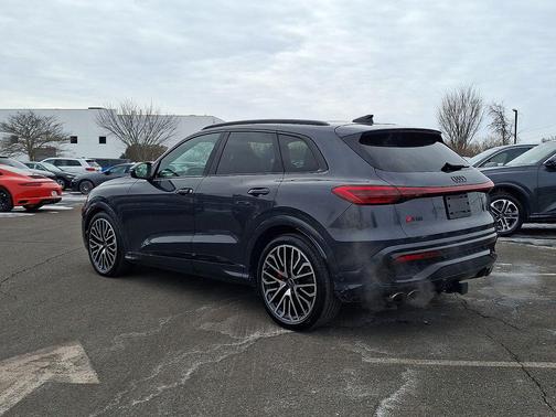 Tambora Gray Metallic 2025 Audi SQ5 3.0T Premium Plus