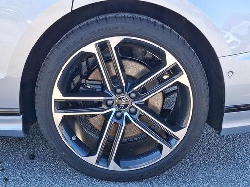 2025 Audi A8 L 55 TFSI quattro Tiptronic