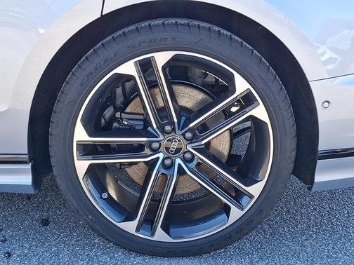 2025 Audi A8 L 55 TFSI quattro Tiptronic