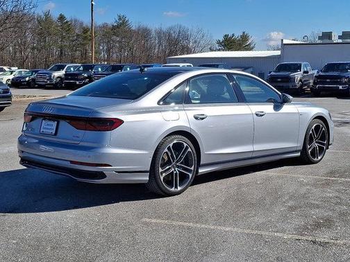 2025 Audi A8 L 55 TFSI quattro Tiptronic