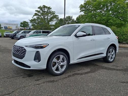 2025 Audi Q5 Premium Plus
