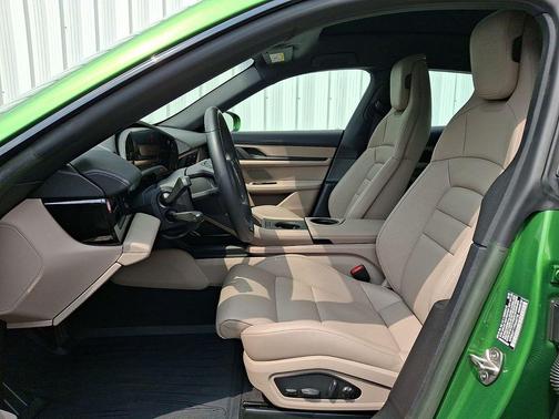 Mamba Green Metallic 2023 Porsche Taycan 4