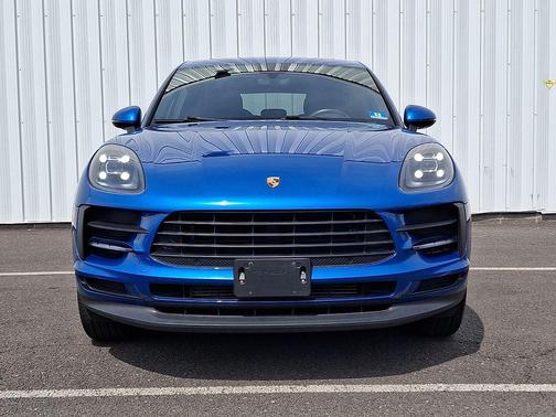 Sapphire Blue Metallic 2020 Porsche Macan Macan