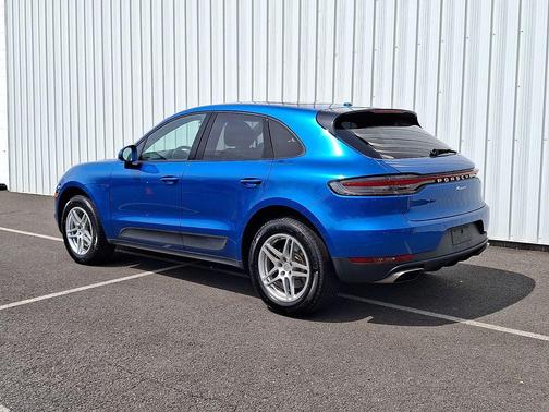 Sapphire Blue Metallic 2020 Porsche Macan Macan