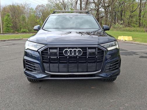 Waitomo Blue Metallic 2023 Audi Q7 55 Premium Plus