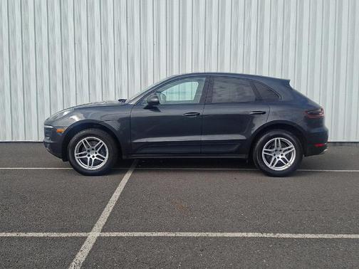 Volcano Grey Metallic 2017 Porsche Macan Macan