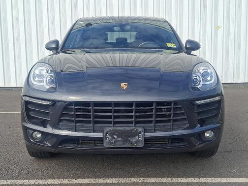 Volcano Grey Metallic 2017 Porsche Macan Macan