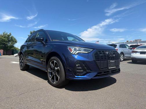 Navarra Blue Metallic 2025 Audi Q3 45 S line Premium Plus