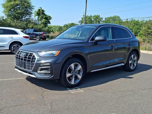 Manhattan Gray Metallic 2023 Audi Q5 40 Premium Plus