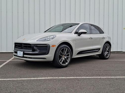 Chalk 2023 Porsche Macan Macan