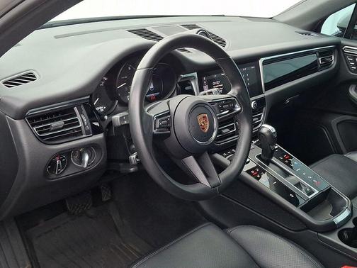 Chalk 2023 Porsche Macan Macan