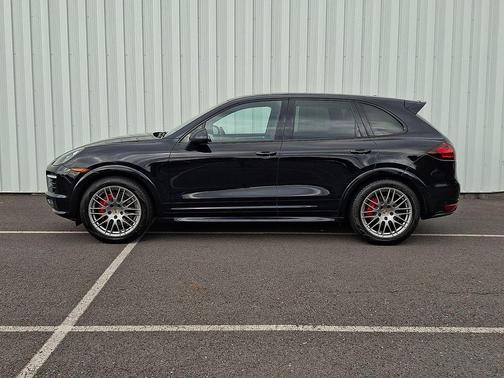Jet Black Metallic 2013 Porsche Cayenne Cayenne