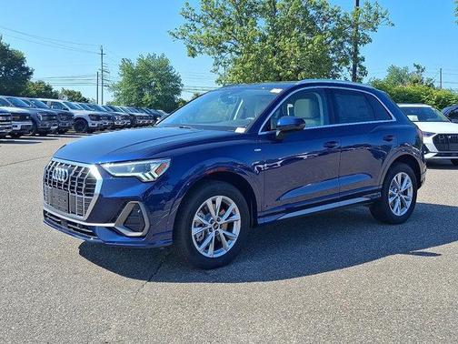 2025 Audi Q3 Premium 45 TFSI S line quattro Tiptronic