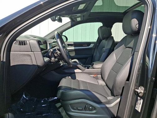 2024 Porsche Cayenne AWD