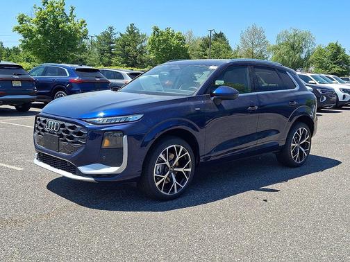 Navarra Blue Metallic 2026 Audi Q3 TFSI quattro S tronic