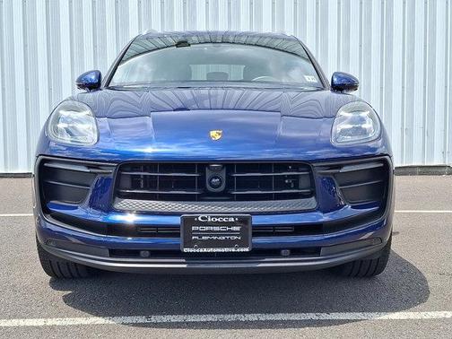 2025 Porsche Macan Base