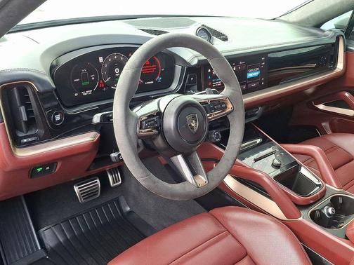 Chalk 2025 Porsche Cayenne Cayenne Turbo E-Hybrid