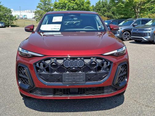 Grenadine Red Metallic 2026 Audi Q5 Sportback Premium Plus TFSI quattro S tronic