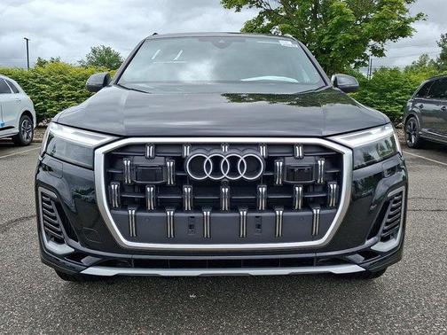 2025 Audi Q7 55 Premium