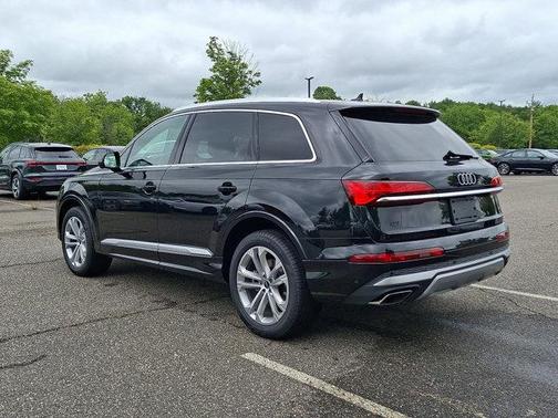 2025 Audi Q7 55 Premium