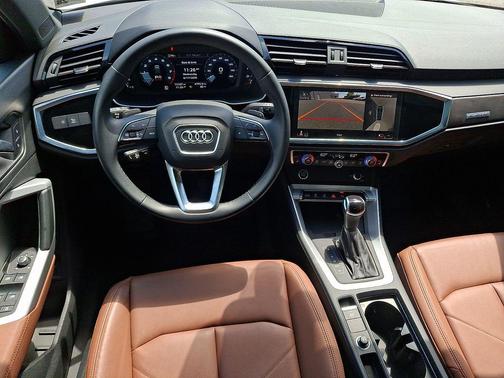 Glacier White Metallic 2023 Audi Q3 45 S line Premium Plus