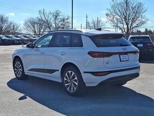 2025 Audi Q6 e-tron Premium quattro