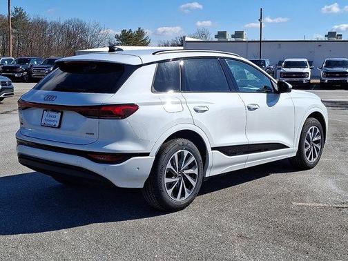 2025 Audi Q6 e-tron Premium quattro