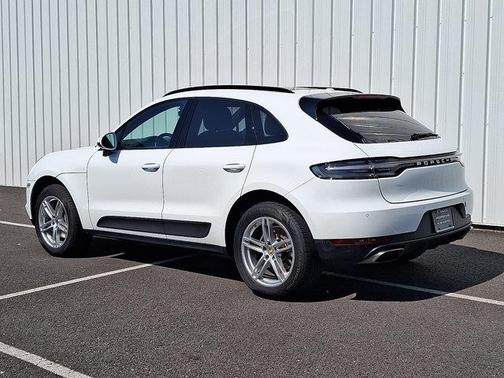 2021 Porsche Macan Base