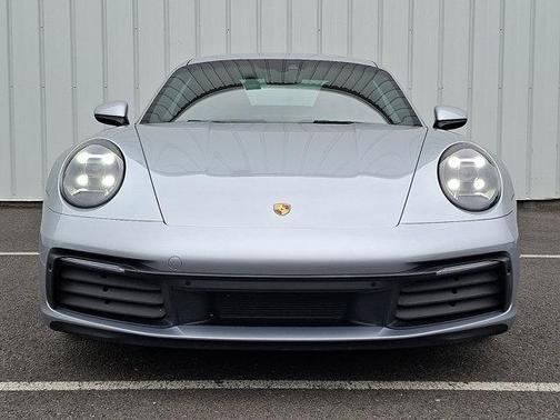 2020 Porsche 911 Carrera