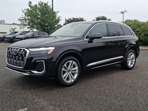 2025 Audi Q7 55 Premium Plus