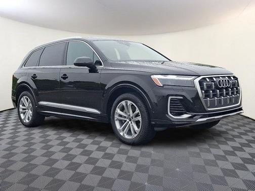 2025 Audi Q7 55 Premium Plus