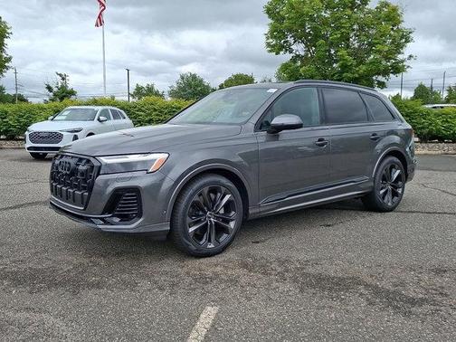 2025 Audi Q7 55 Premium Plus