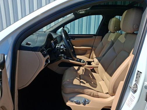 Carrara White 2022 Porsche Macan Macan GTS